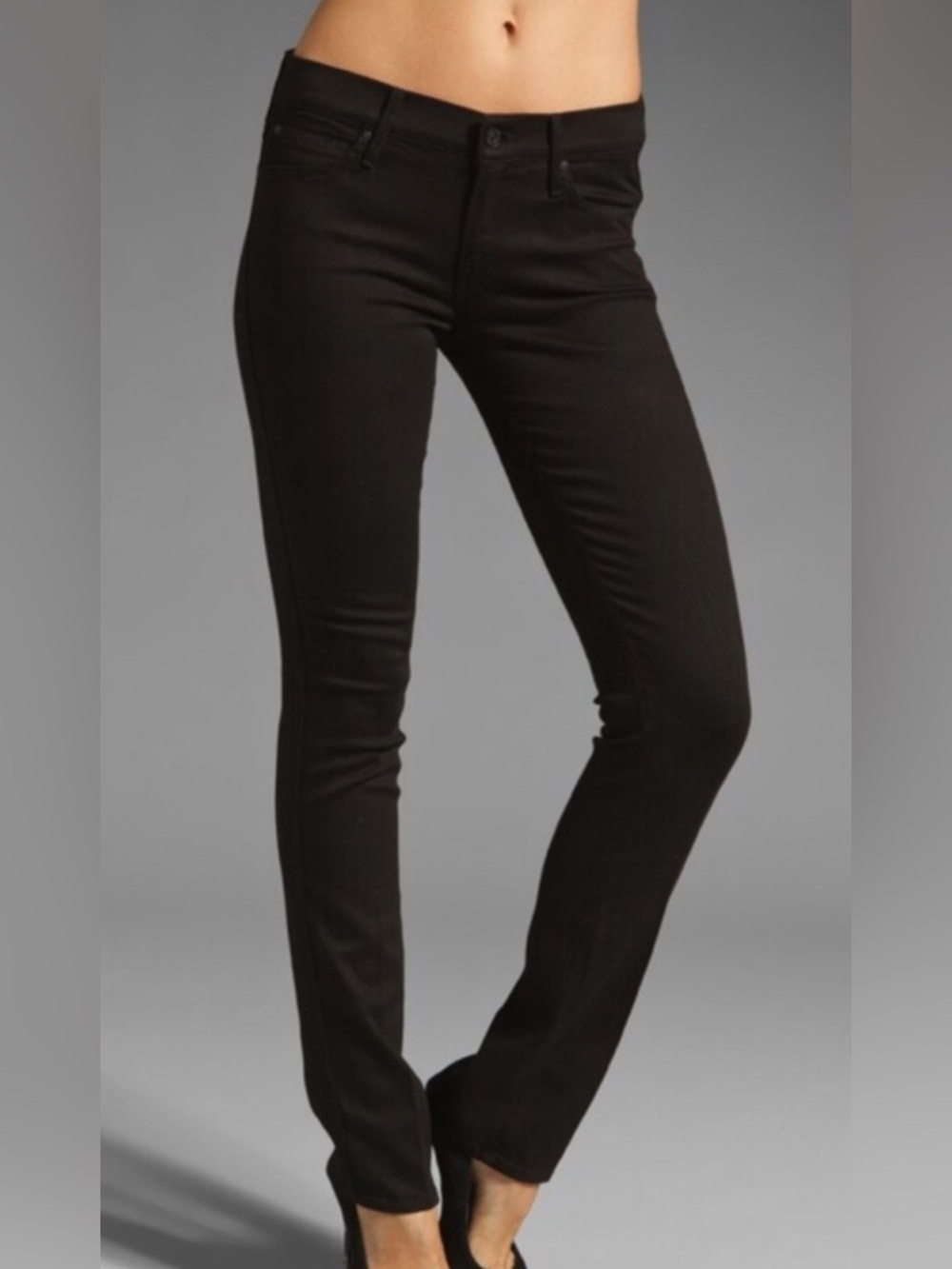 MOTHER Black Denim Jeans
Perfect condition 🩷 The Rascal Into the Night